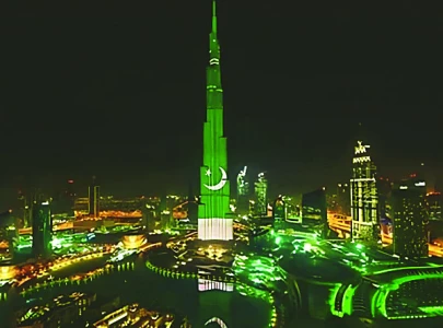 dubai s burj khalifa lights up in green