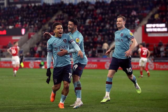Burnley made to wait for title