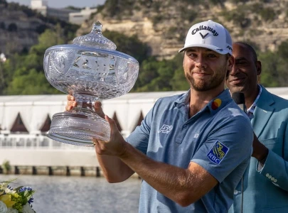 burns routs young 6 5 to win wgc match play final