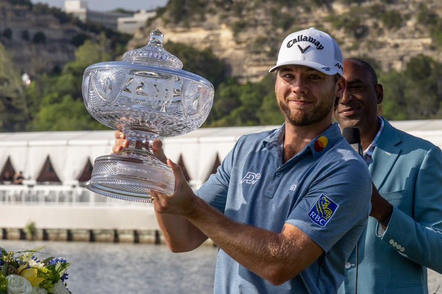 Burns routs Young 6 & 5 to win WGC Match Play final