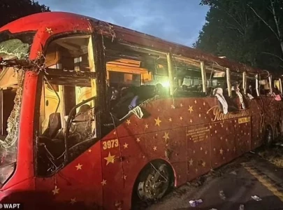 mississippi bus crash leaves seven dead injures dozens