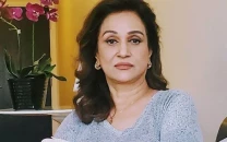 bushra ansari irate at fake accounts fleecing people in her name