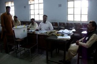 pml n wins pp 13 by polls