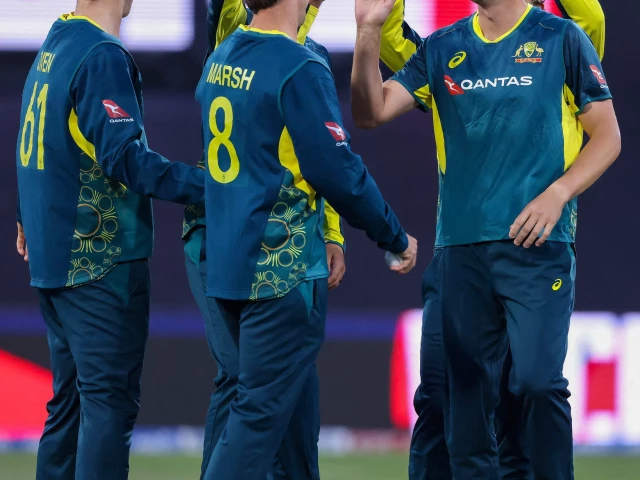 new zealand collapsed to 6 3 as the seamers removed the top order batters photo cricket australia