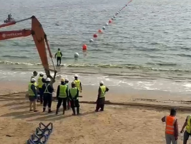 the deployment of the sea me we 6 submarine cable system a 19 200 km high capacity fibre network linking pakistan to countries between singapore and france