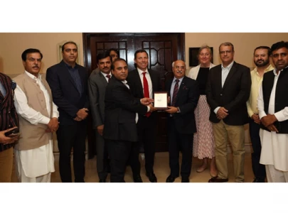 pakistani delegation meets canadian mayor to strengthen trade investment