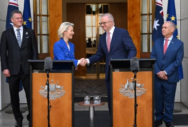 australian prime minister anthony albanese and president of the european commission ursula von der leyen shake hands during a press conference at parliament house in canberra australia march 24 2026 photo reuters