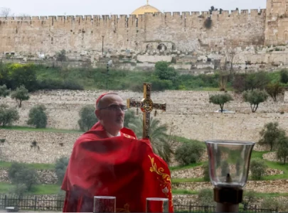 israel restores latin patriarch s access to holy sepulchre church after international outcry