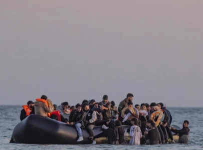 uk france agree to nearly 900m deal to curb small boat crossings