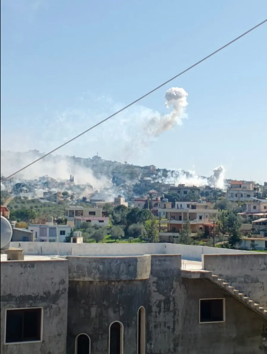 At least two artillery-delivered white phosphorus munitions being airburst over a residential neighborhood in the town of Yohmor, in southern Lebanon, March 3, 2026. PHOTO: Human Rights Watch