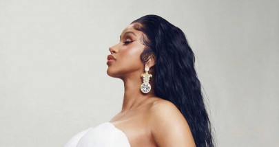 cardi b flaunts baby bump along with mould made by pakistani artist