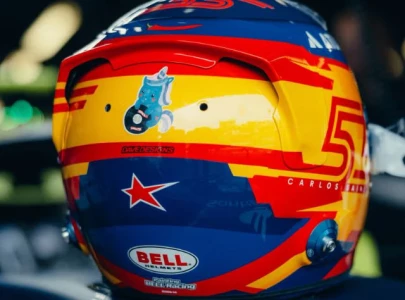 carlos sainz unicorn helmet sticker inspires podium finish at baku grand prix