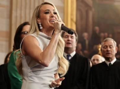 carrie underwood praised for america the beautiful at trump inauguration despite technical issue