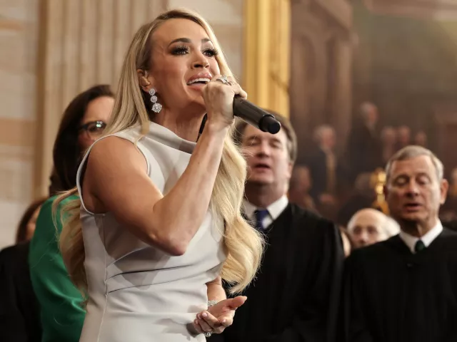 carrie underwood praised for america the beautiful at trump inauguration despite technical issue carrie underwood praised for america the beautiful at trump inauguration despite technical issue