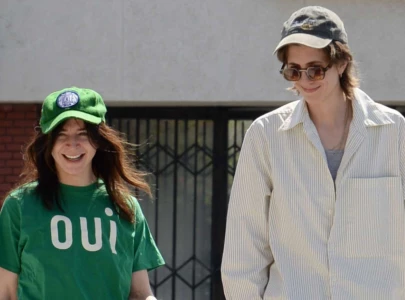 greys anatomy stars caterina scorsone and er fightmaster spark romance rumours