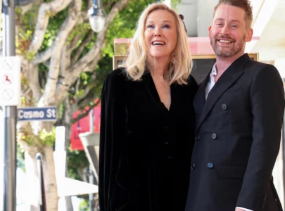 macaulay culkin shares emotional tribute to home alone mom catherine o hara