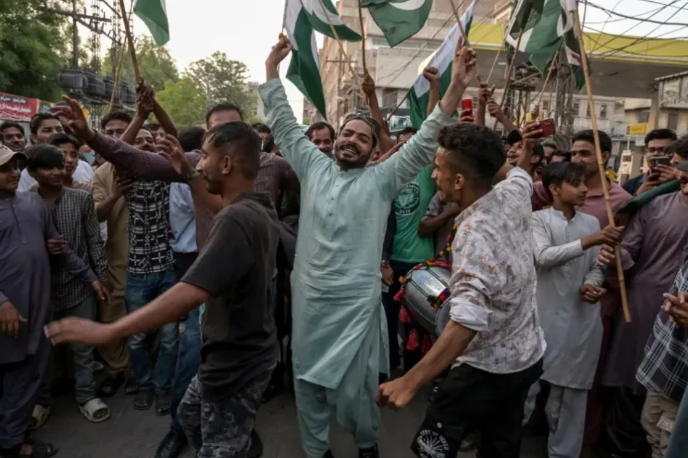 people from pakistan celebrate after the ceasefire between pakistan and india in hyderabad sindh province on may 10 2025 photo afp people from pakistan celebrate after the ceasefire between pakistan and india in hyderabad sindh province on may 10 2025 photo afp