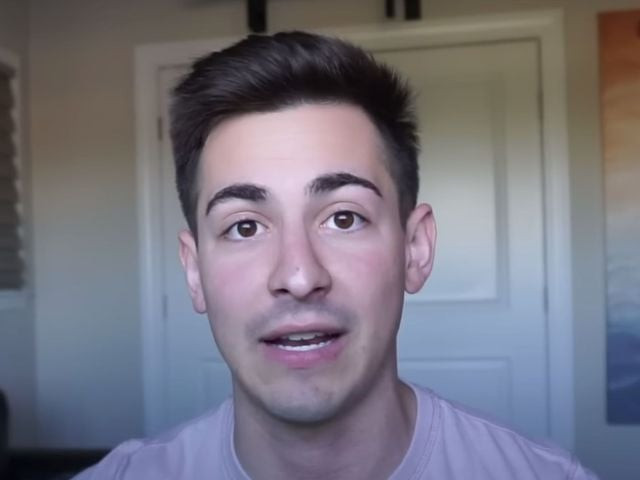 twitch streamer censor s pull up world record attempt denied by guinness due to it being charity