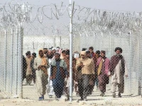 chaman border reopens for stranded refugees