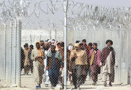 hundreds stuck at chaman as border remains closed after firing