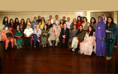 incredible women changemakers meet and eat at working lunch