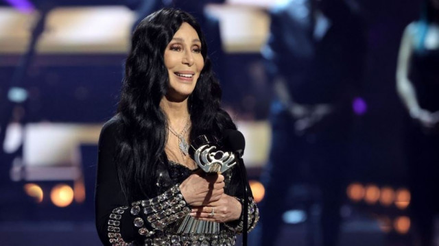 cher wears 40 year old pants at iheartradio music awards honoured with icon award cher wears 40 year old pants at iheartradio music awards honoured with icon award
