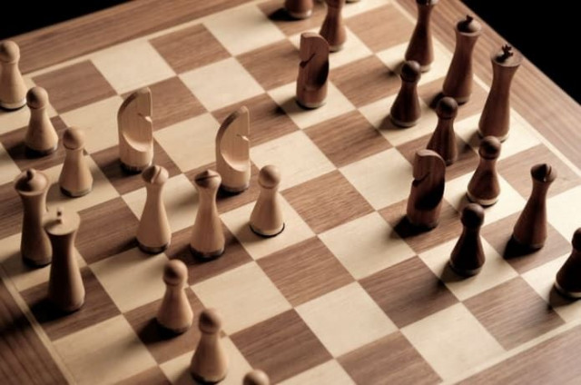 phantom real automated chessboard to play with remote friends online