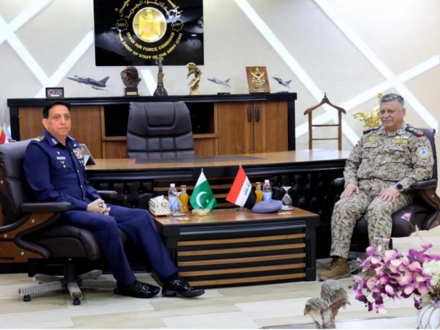 Iraq eyes JF-17 fighter jets as Pakistani air chief visits Baghdad