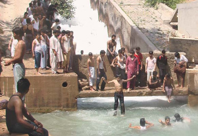 khanpur capers break the law to beat the heat