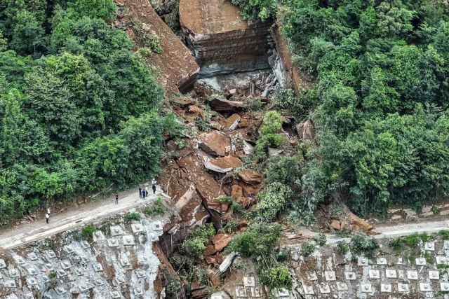 one dead 7 missing in central china highway landslide one dead 7 missing in central china highway landslide