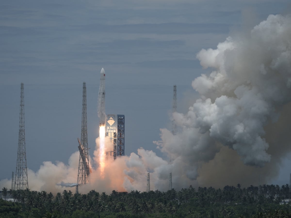 China tests sea-based rocket booster recovery system