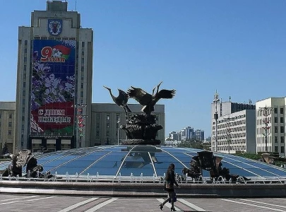 china urges diplomatic efforts as russia plans to station tactical nuclear weapons in belarus