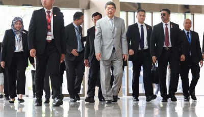 chinese vice premier he lifeng arrives for trade talks between the united states and china in kuala lumpur malaysia october 25 2025 photo reuters chinese vice premier he lifeng arrives for trade talks between the united states and china in kuala lumpur malaysia october 25 2025 photo reuters