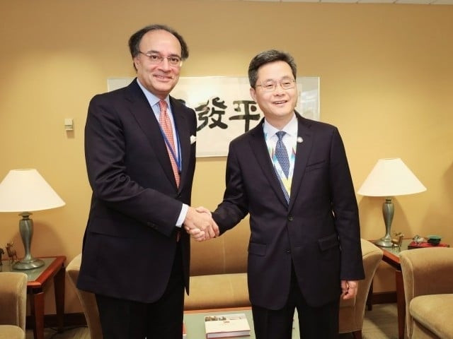 finance minister meets chinese counterpart assures progress on cpec finance minister meets chinese counterpart assures progress on cpec