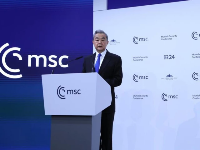 Chinese FM warns against 'dangerous trends' in Japan
