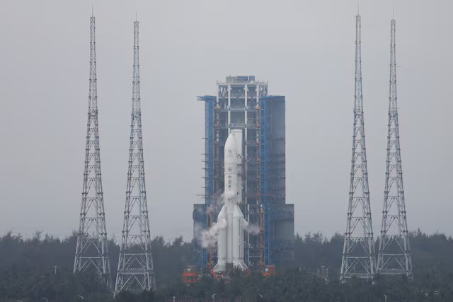 the chang e 6 lunar probe and the long march 5 y8 carrier rocket combination sit atop the launch pad at the wenchang space launch site in hainan province china may 3 2024 reuters eduardo baptista the chang e 6 lunar probe and the long march 5 y8 carrier rocket combination sit atop the launch pad at the wenchang space launch site in hainan province china may 3 2024 reuters eduardo baptista