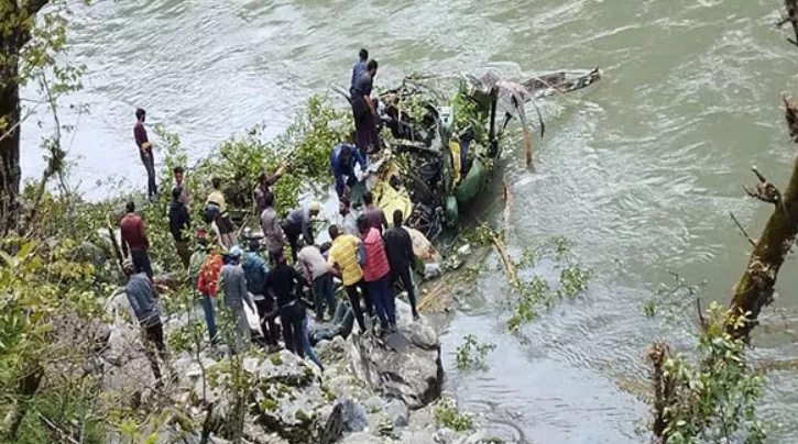 indian army chopper crashed in the kishtwar region of india occupied kashmir on may 4 2023 photo twitter ani indian army chopper crashed in the kishtwar region of india occupied kashmir on may 4 2023 photo twitter ani