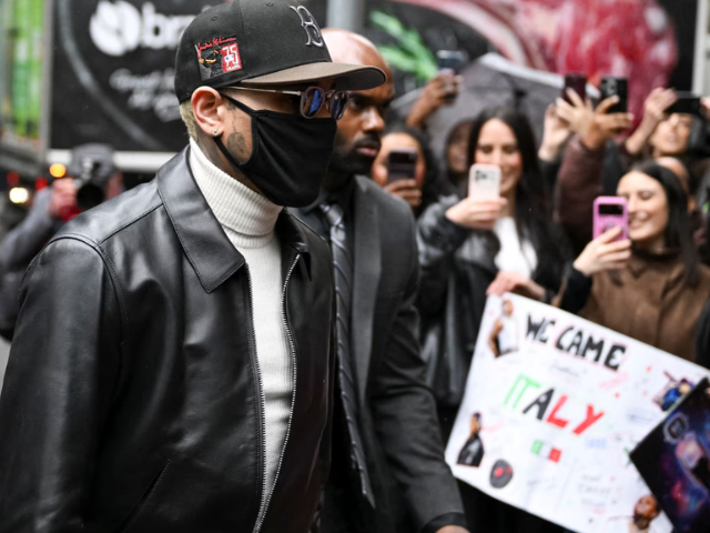 US singer Chris Brown arrives at Southwark Crown Court where he is due to be sentenced after pleading guilty to affray over an incident in which prosecutors said he attacked a music producer with a bottle in a London nightclub in 2023, in London, Britain, October 26, 2026. PHOTO: Reuters