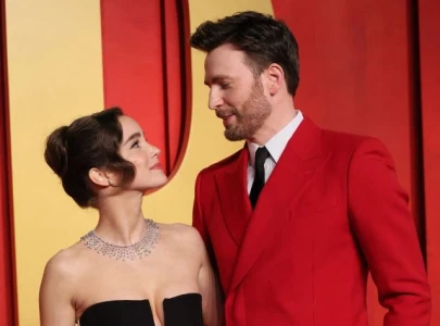 chris evans and alba baptista welcome first baby together in massachusetts chris evans and alba baptista welcome first baby together in massachusetts