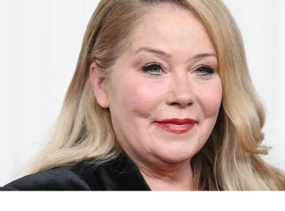 christina applegate discusses battle with depression following ms diagnosis