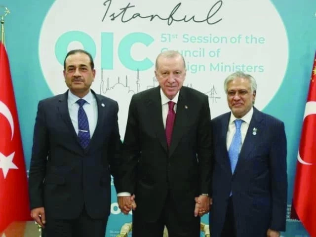 deputy prime minister ishaq dar and field marshal syed asim munir meet turkiye president recep tayyip erdogan in istanbul on the sidelines of the 51st session of the oic council of foreign ministers photo radio pakistan