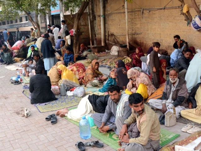 patient s relatives are sitting outside the civil hospital karachi photo by jalal qureshi express patient s relatives are sitting outside the civil hospital karachi photo by jalal qureshi express