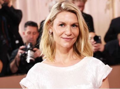 claire danes recalls emotional meltdown after learning she was pregnant at 44