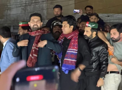 k p cm thanks people of sindh criticises provincial govt over pti treatment k p cm thanks people of sindh criticises provincial govt over pti treatment