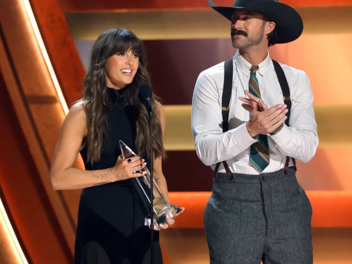 cma awards 2025 winners list highlights historic lainey wilson victory and major category surprises