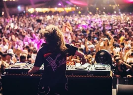 coachella 2025 set times revealed as ed sheeran and weezer join festival lineup coachella 2025 set times revealed as ed sheeran and weezer join festival lineup