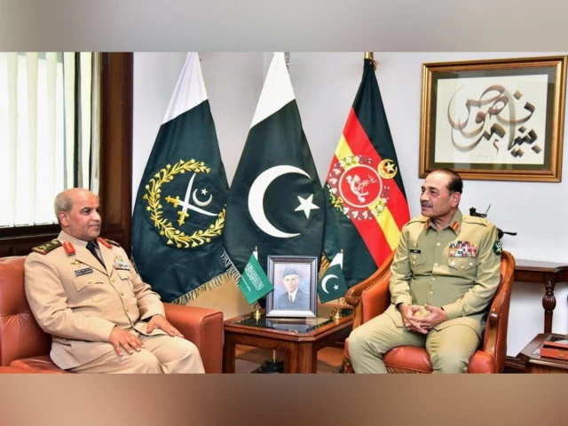 commander royal saudi land forces lieutenant general fahad bin saud al johani in meeting with field marshal asim munir at ghq on december 3 photo ispr