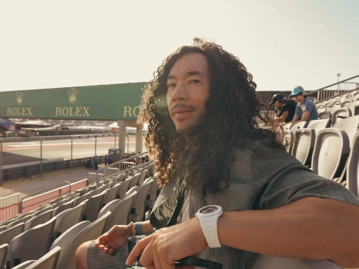 oscars glambot filmmaker cole walliser sparks online outrage over emails