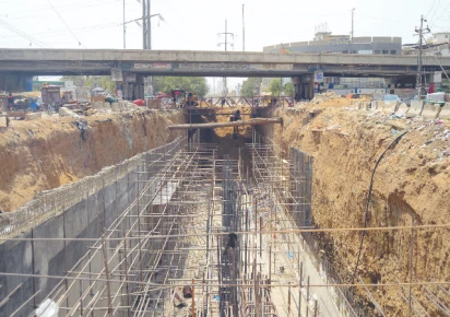 KDA DG discusses Karimabad Underpass project