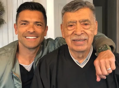mark consuelos shares father saul consuelos death after long illness